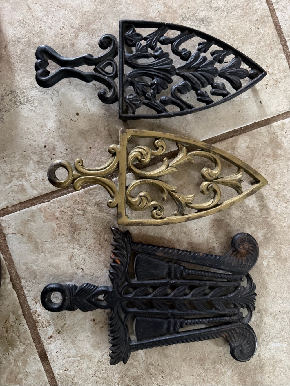 Set of 3 cast iron trivets